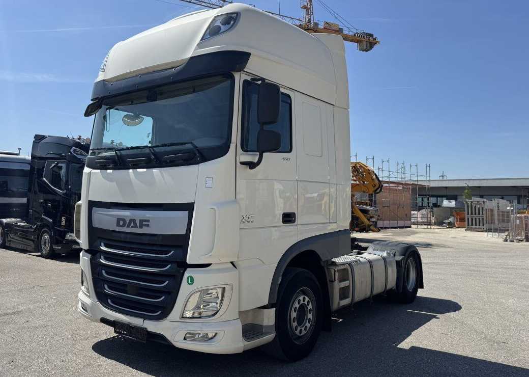 تریلر کشنده DAF XF 460 SSC