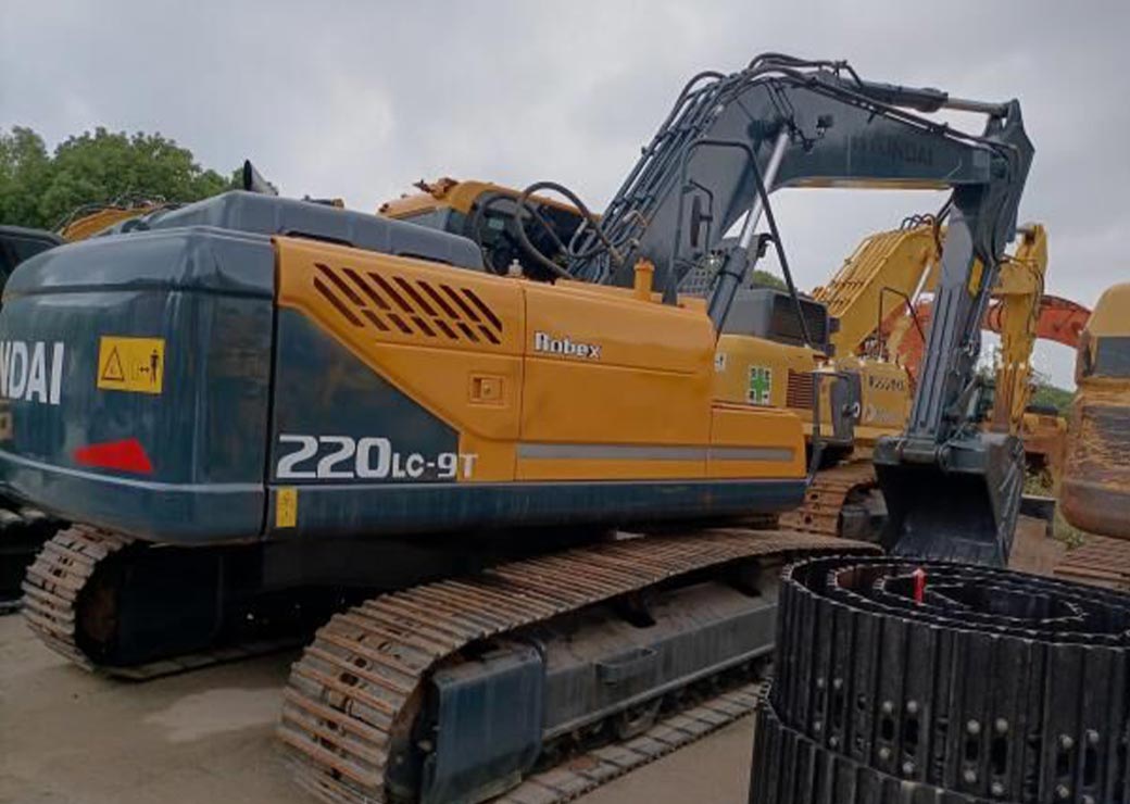 بیل مکانیکی زنجیری هیوندای Hyundai Robex 220