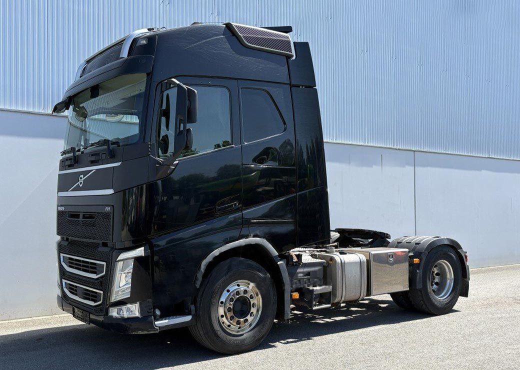 کشنده جاده‌ای Volvo FH 460 Globetrotter مدل 2015