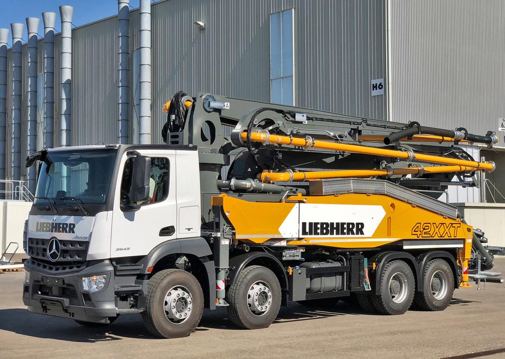 پمپ بتن دکل‌دار Liebherr 42 M5 XXT