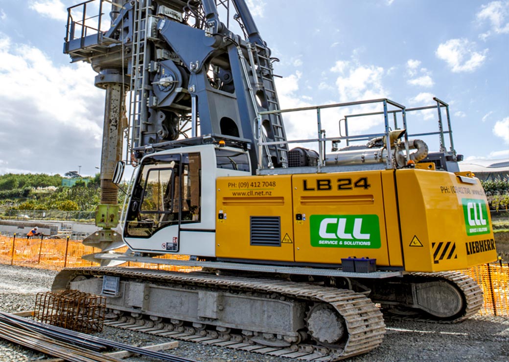 دستگاه حفاری شمع Liebherr LB 24