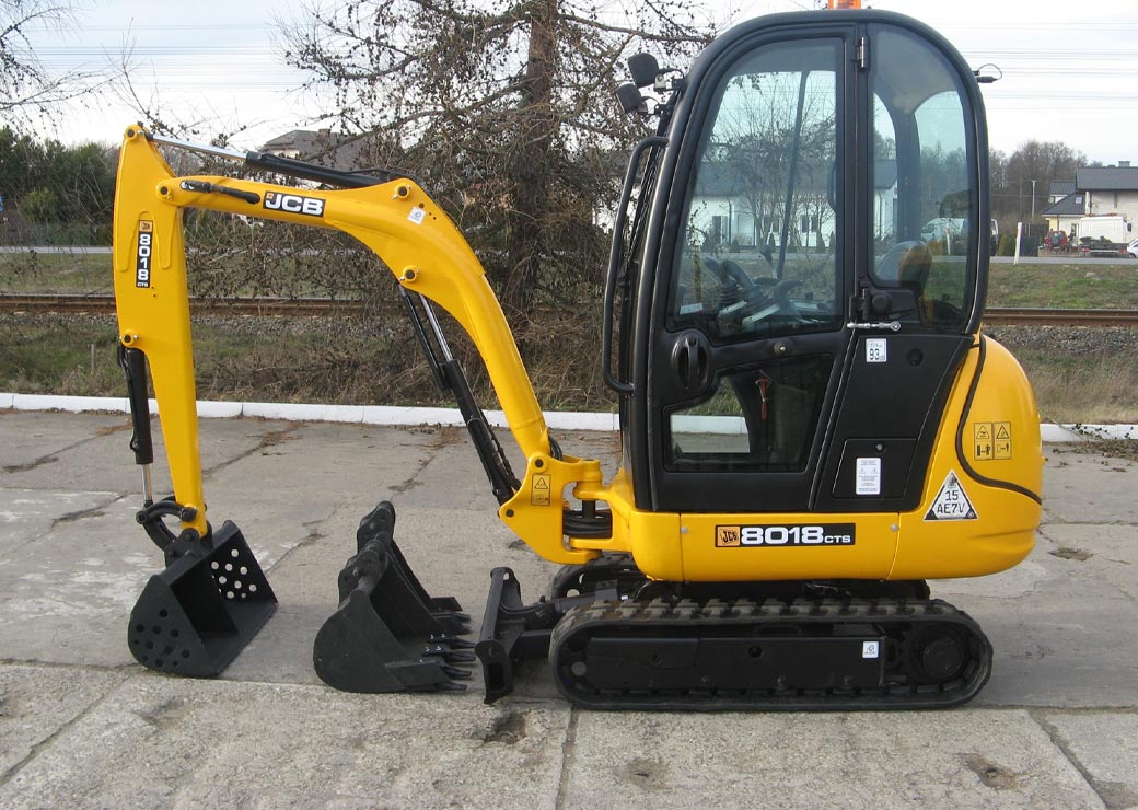 مینی بیل JCB 8018