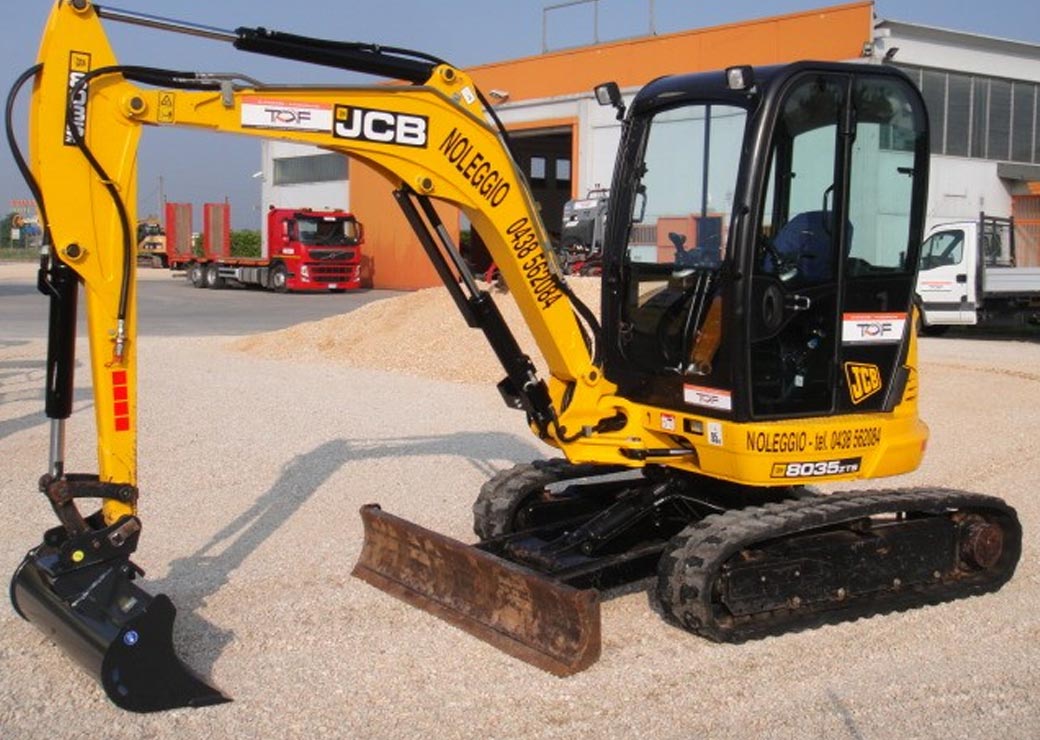 مینی بیل JCB 8035