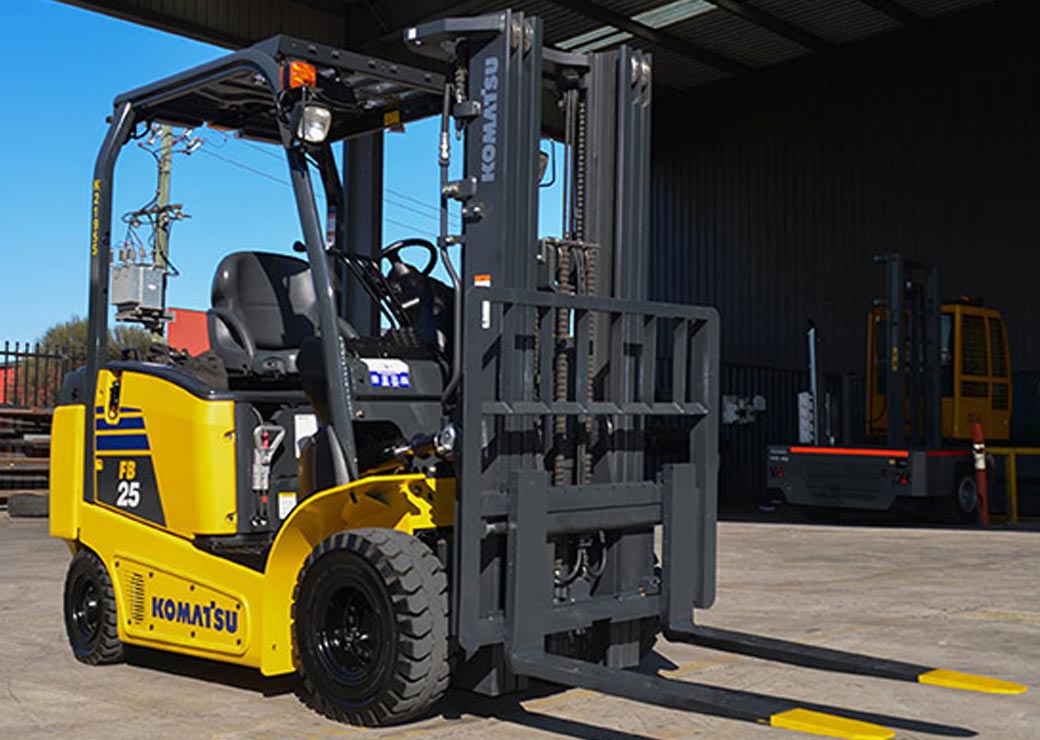 لیفتراک برقی Komatsu FB25-12