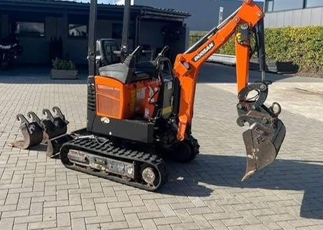 مینی بیل Doosan DX10