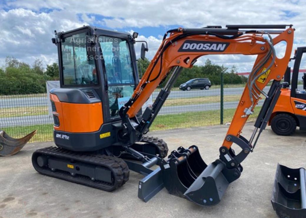 مینی بیل Doosan DX27