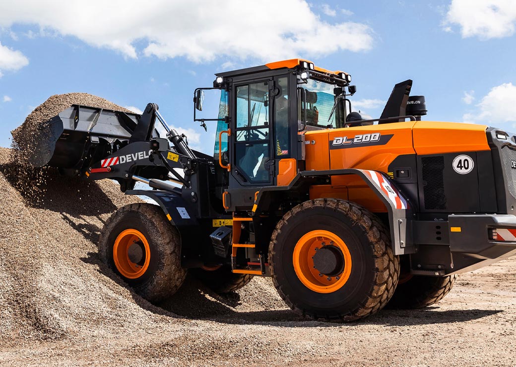 لودر چرخ لاستیکی Doosan DL200-7